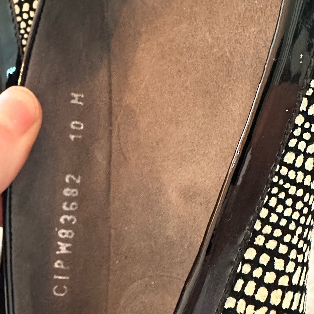 Stuart Weitzman Patterned Flats - image 4